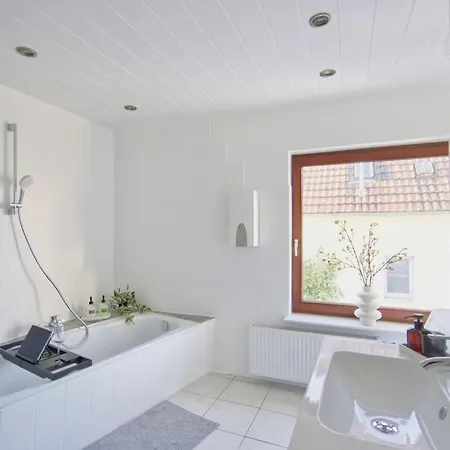 2,5-zkb-unterkunft, Zentral, Mit Separatem Eingang Appartement Düsseldorf